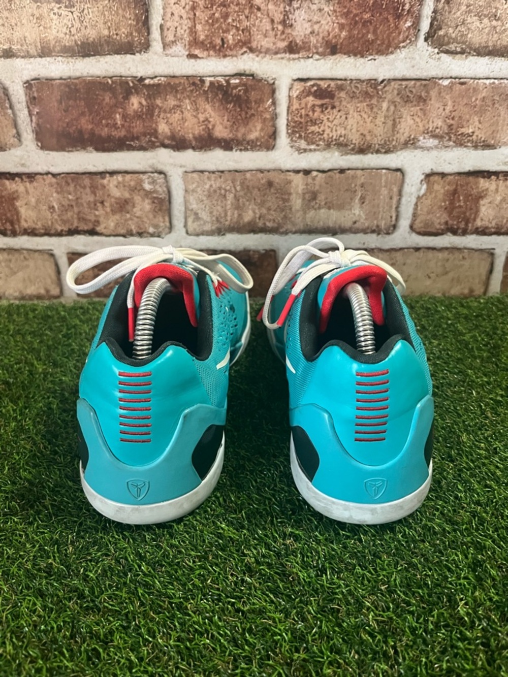 Nike - Picture 4 of 6